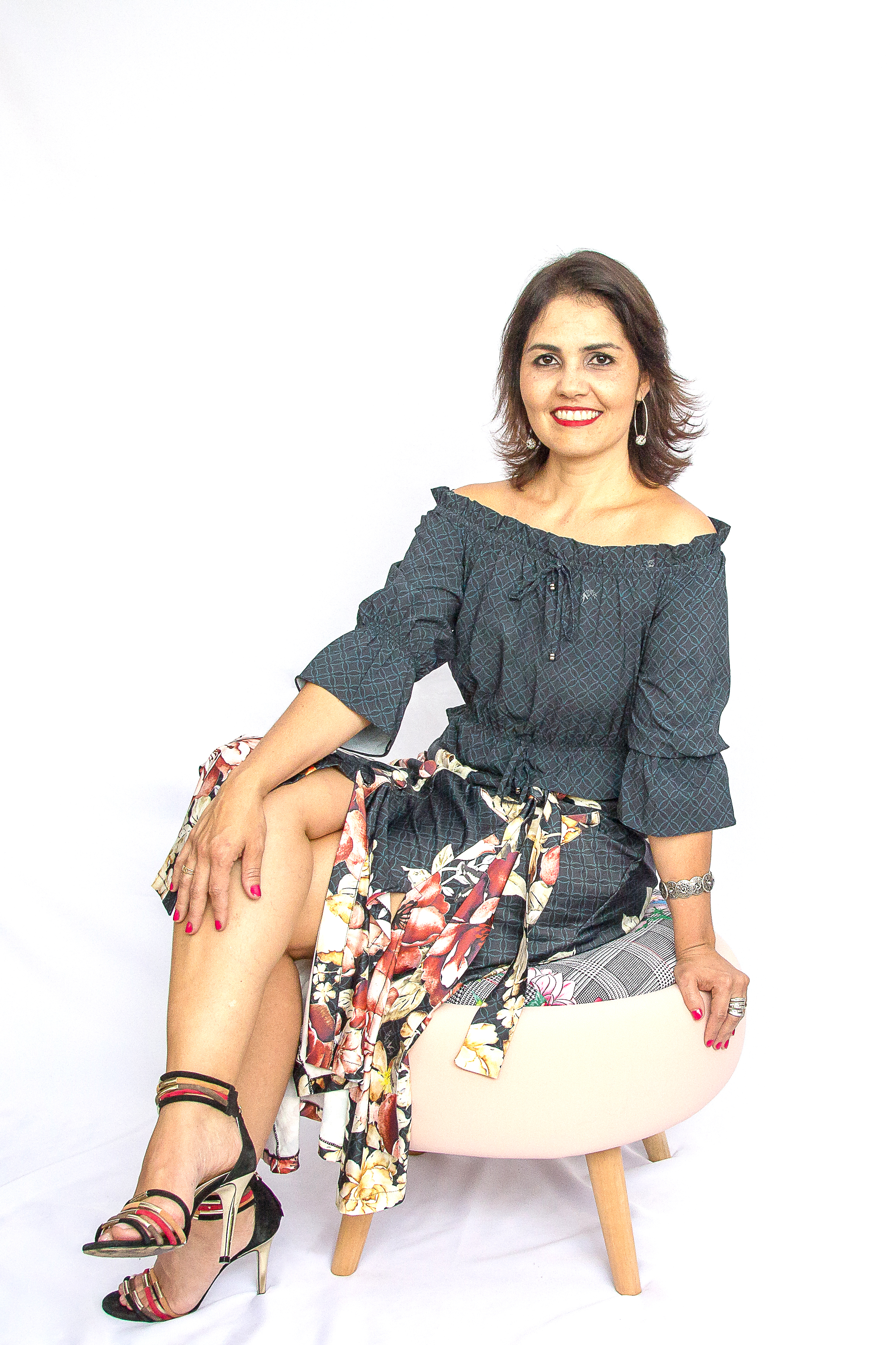 Lucilene Bredoff especialista em light design, design de interiores e moveis